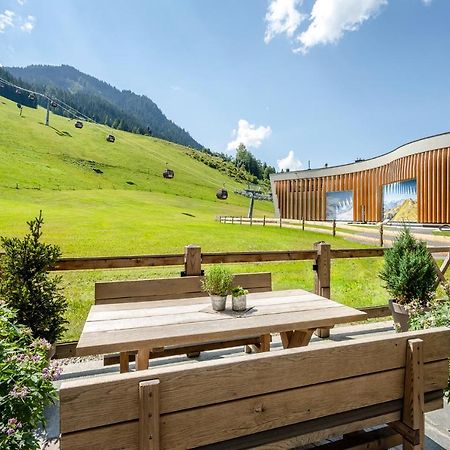 Hotel Das Zwoelferhaus Saalbach-Hinterglemm Exteriör bild