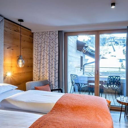 Hotel Das Zwoelferhaus Saalbach-Hinterglemm Exteriör bild