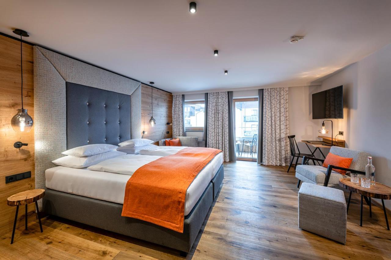 Hotel Das Zwoelferhaus Saalbach-Hinterglemm Exteriör bild