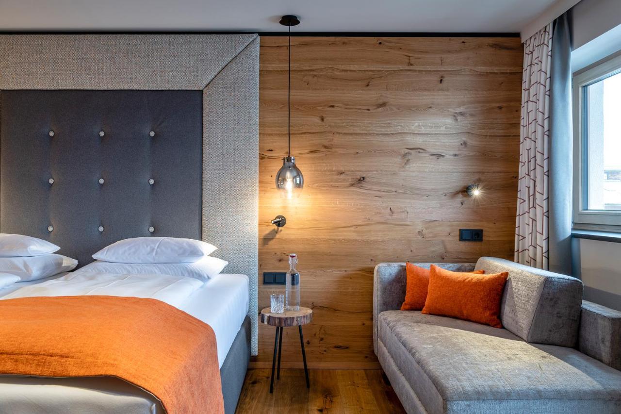 Hotel Das Zwoelferhaus Saalbach-Hinterglemm Exteriör bild